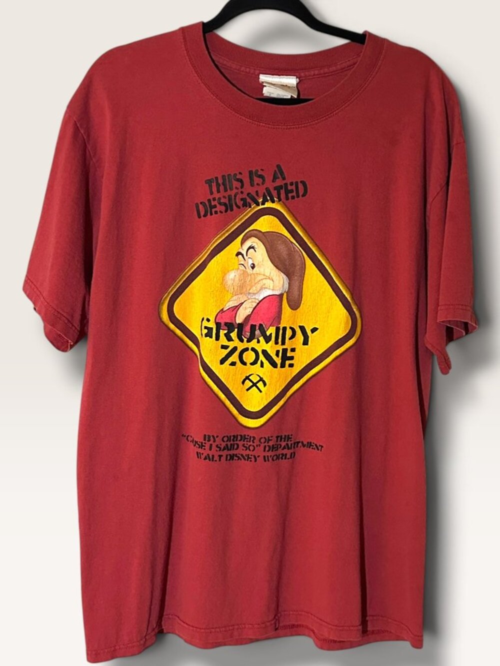 Vintage Disney Grumpy Zone Red Graphic T-Shirt Size Large 100% Cotton